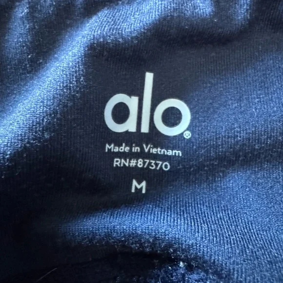 Alo Yoga Medium Goddess Legging - like new condition! - Picture 4 of 4